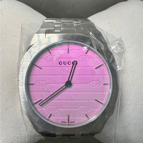 NIB Pink Gucci Watch - Picture 4 of 9